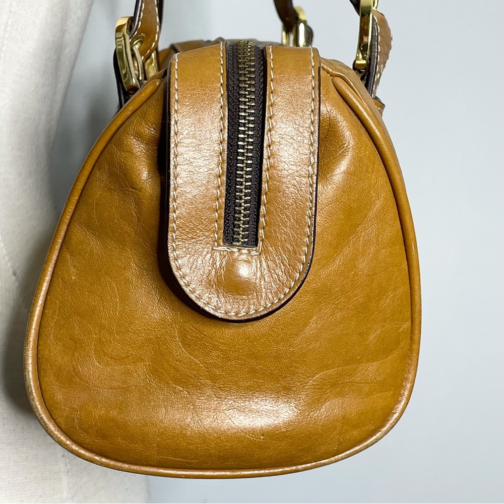 SOLD‼️ TOUS Bear Signature Leather Barrel Tassel Shoulder Bag - Picture 5 of 14